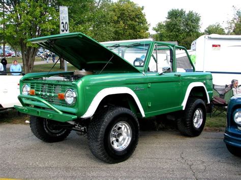 Green And White Two Tone Ford Bronco Ford Trucks Pinterest