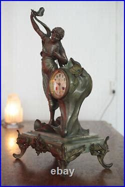 Art Nouveau Pendule Sculpture Socle En Marbre Et Onyx Vert Sculpture