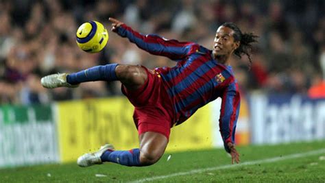 Ronaldinho Compilation De Ses Plus Beaux Dribbles Et Gestes