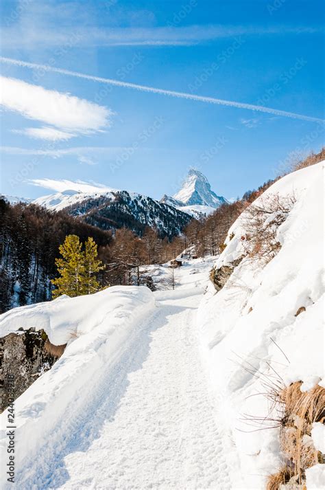 Zermatt Furi Zmutt Matterhorn Winterwanderung Wanderweg