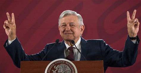 AMLO ROMPE MOLDES ASÍ SERÁ SU RETRATO EN PALACIO NACIONAL Revista