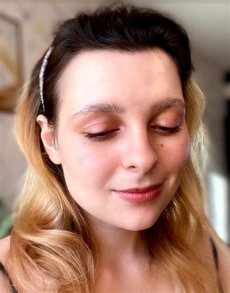 Дьяволически соблазнительная палетка Naughty Nude от Huda Beauty