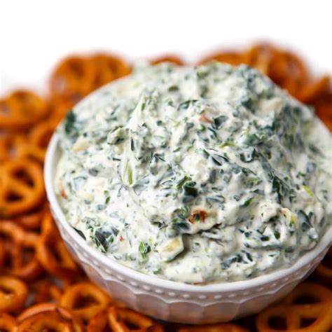 Cold Spinach Dip Recipe With Sour Cream And Cheese Sauce