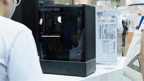 LIAN LI Unveils SUP 01 Concept and 011 Series Cases at COMPUTEX