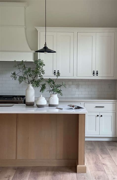 Quarter Sawn White Oak Cabinets - Beck/Allen Cabinetry