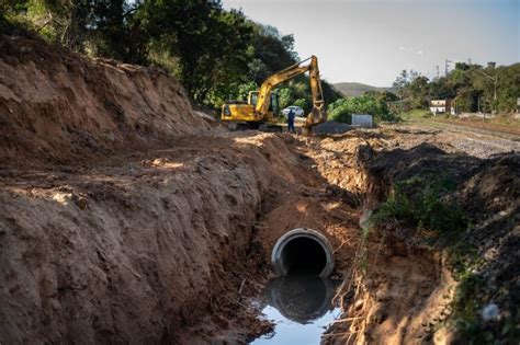 Volta Redonda Prefeitura Recupera Rede De Drenagem Pluvial Entre O