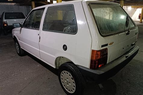 Incre Ble Hallazgo De Dos Fiat Uno Originales De Con Apenas Y