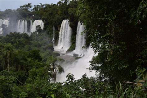 Belle Vue Sur Les Chutes D Iguazu L Une Des Sept Merveilles Naturelles