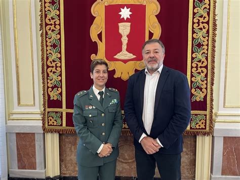 Dolz Recibe A Pascual La Nueva Jefa De La Guardia Civil De Cuenca