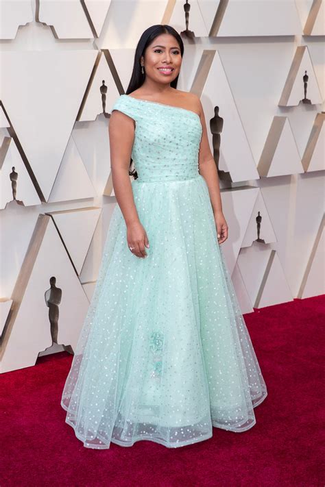 La historia detrás del vestido de Yalitza Aparicio en los Oscar Vogue