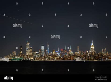 Midtown Manhattan Skyline At Night Nyc Usa Stock Photo Alamy