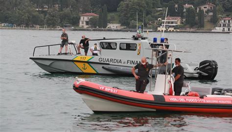 Il Cadavere Di Una Donna Recuperato Nel Lago Di Garda Vicino Alla Costa