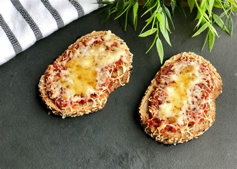 Tosta De Sobrasada Queso Y Miel Receta Ekilu