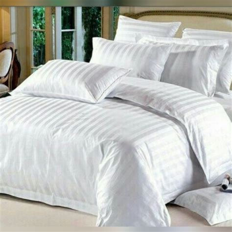 Jual BEDCOVER ONLY BEDCOVER SAJA TANPA SPREI Bedvover Garis Putih