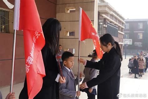 包头市青山区哈达道小学开展“传承雷锋精神·赓续红色血脉”系列活动