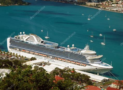 Cruise ship aerial view ⬇ Stock Photo, Image by © icholakov01 #11916668