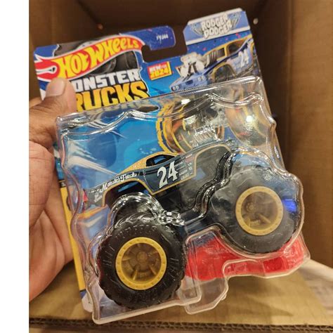 Hot Wheels Monster Truck 1 64 Rodger Dodger FREESTYLE WRECKERS
