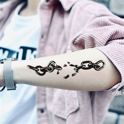 Update more than 72 chain hand tattoo - in.cdgdbentre