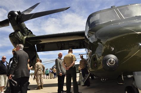 Hmx 1 Lands Osprey Marine Corps Installations Pacific News Article