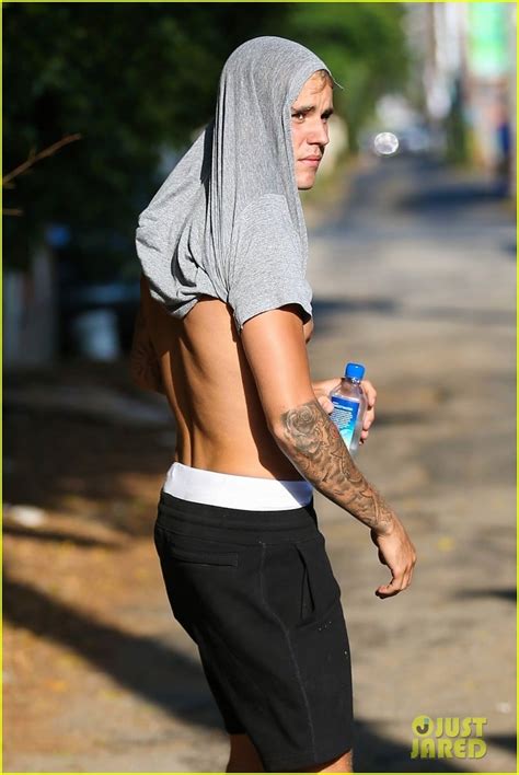 Full Sized Photo Of Justin Bieber Shirtless Skateboarding Justin