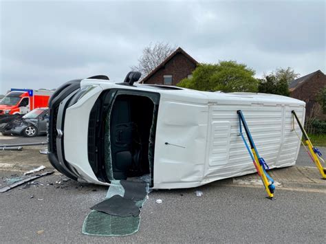 Drei Verletzte Bei Verkehrsunfall Einsatzbericht Alpen