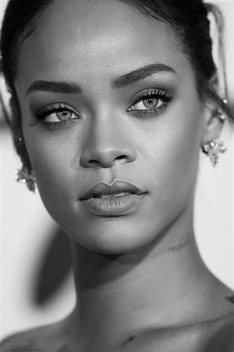 Rihanna | Badgalriri Instagram photos and videos