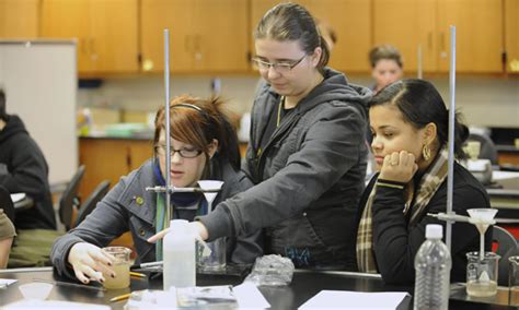 How female science, math teachers influence whether young women major ...