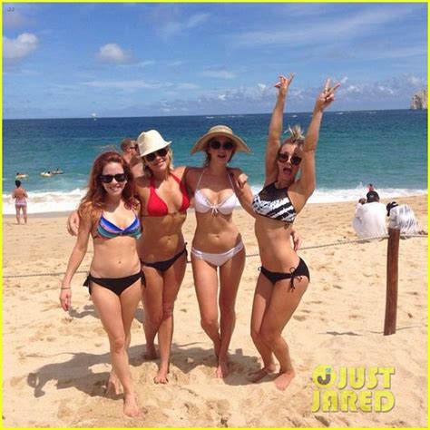 Kaley Cuoco Bares Her Bangin Bikini Body In Cabo Photo Bikini Kaley Cuoco