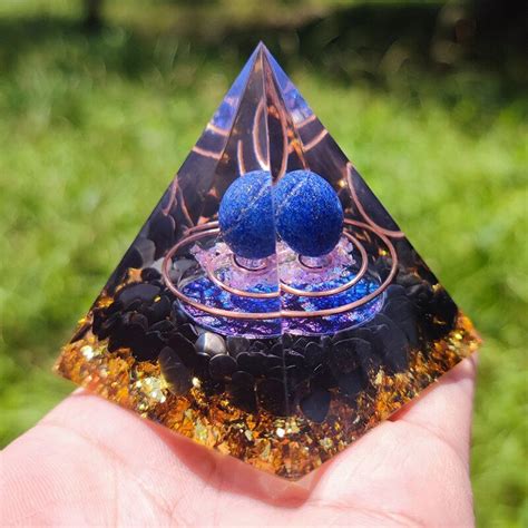 Beautiful Copper Wire Natural Gravel Orgonite Pyramid Orgone Pyramids