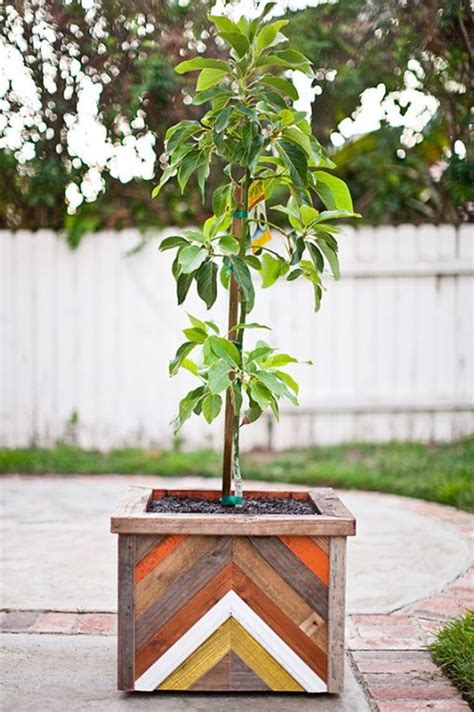 25 Diy Wood Planter Box Designs For Your Garden