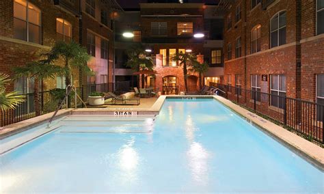 West End Dallas, TX Apartments for Rent | 1001 Ross