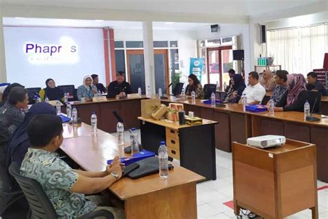 Phapros Salurkan Dana Kemitraan Rp 2 5 Miliar Untuk 67 UMKM Di Jawa