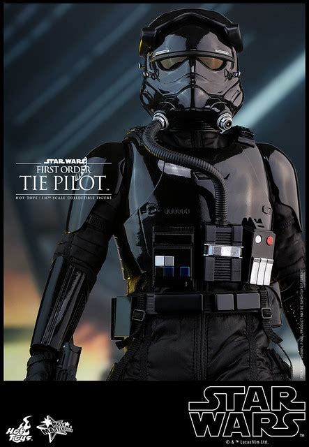Hot Toys MMS324 星際大戰七部曲原力覺醒鈦戰機駕駛員1 6 比例 First Order TIE Pilot
