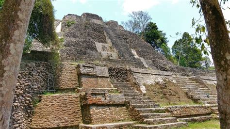 Lamanai Mayan Ruins in Belize - Tales of a Backpacker