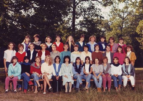 Photo De Classe Première A2 Ou Terminale A2 De 1984 Lycée Jean Rostand