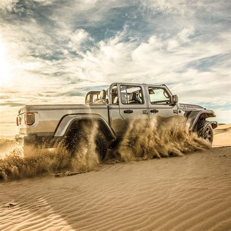 Jeep® Gladiator Sand Runner First Desert Rated Midsize Truck