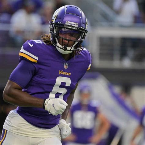 Vikings Updated Outlook S Lewis Cine Broken Leg Pro Sports Outlook