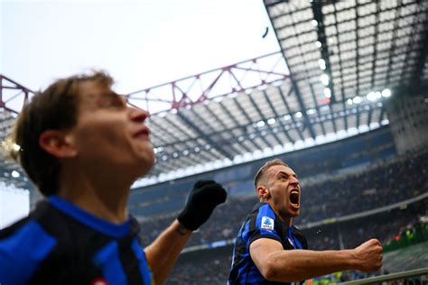 E Pazza Inter Al Meazza Nel Finale Soffre Ma Trova Il Gol Vittoria