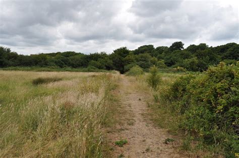 Footpath Across The Fields To Beachley Nick Mutton 01329 000000 Cc By