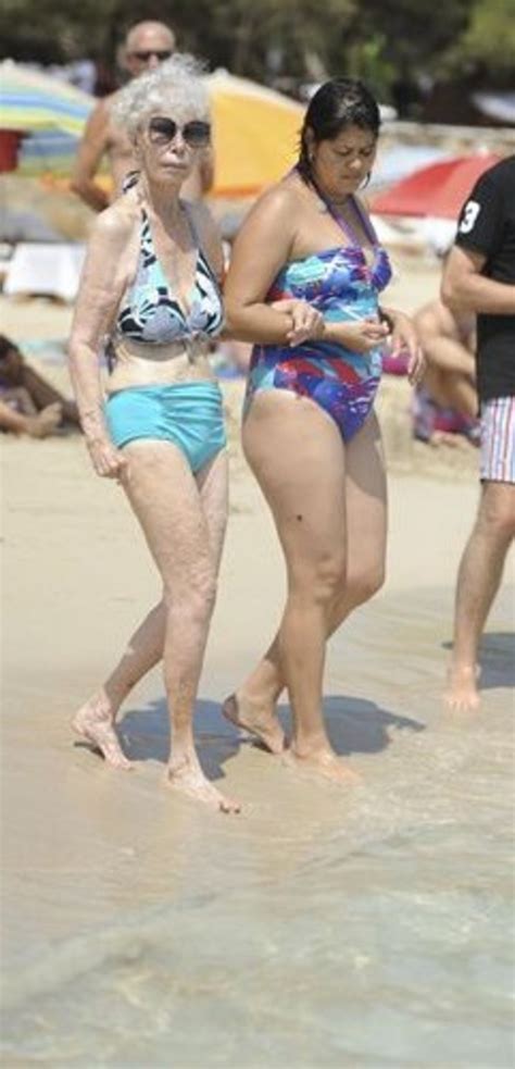La Duquesa De Alba Luce Bikini En Ibiza El Imparcial