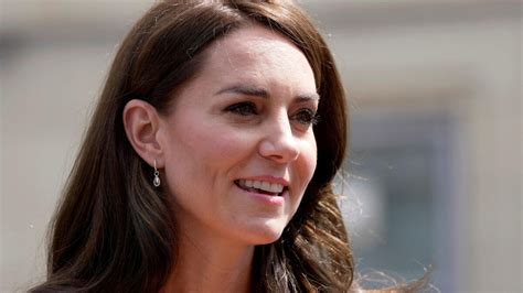 Kate Middleton Toujours Convalescente Sexcuse Dans Une Lettre De Son