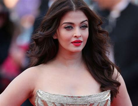 Then Vs Now Aishwarya Rai Bachchan S Complete Style Transformation