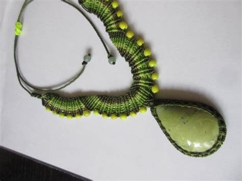 Collier En Macram Vert Avec Pierre Cabochon Serpentine Et Collier