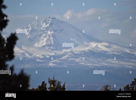 Oregon mountains in winter Stock Photo - Alamy