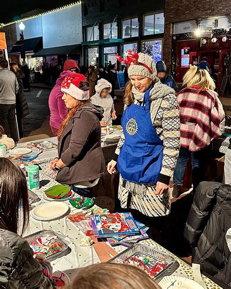 Plano West Rotary Holiday Craft Project Celebrates Plano Residents