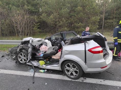 Koszmarny wypadek na DK 11 w Wielkopolsce Jeden z pacjentów przebywa