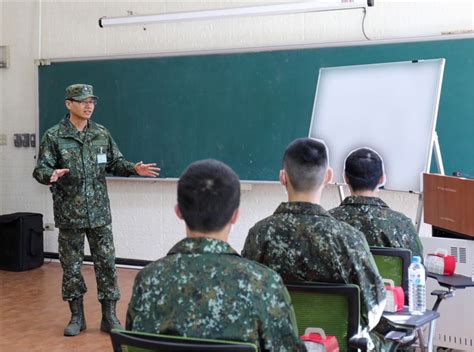 6軍團政戰主任視導義務役接訓整備 確維任務遂行 軍聞 6軍團政戰主任視導義務役接訓整備 確維任務遂行 青年日報