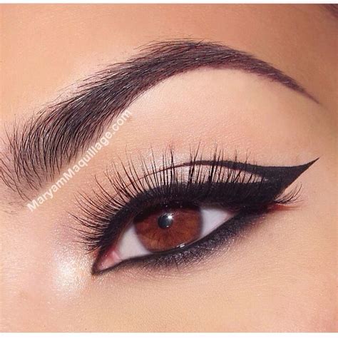 Double Wing Eyeliner