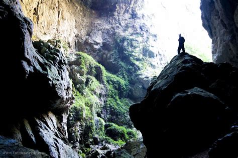 Espeleología en Asturias la cueva de Tinganón Ribadesella Frontera