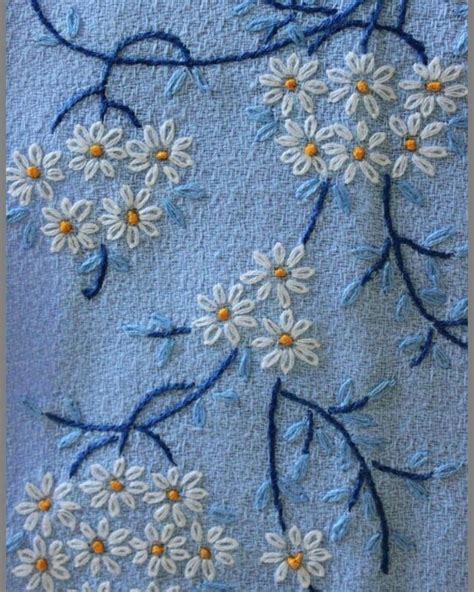 Épinglé par Lucie Chaachoui sur Modele de broderie Modele de broderie